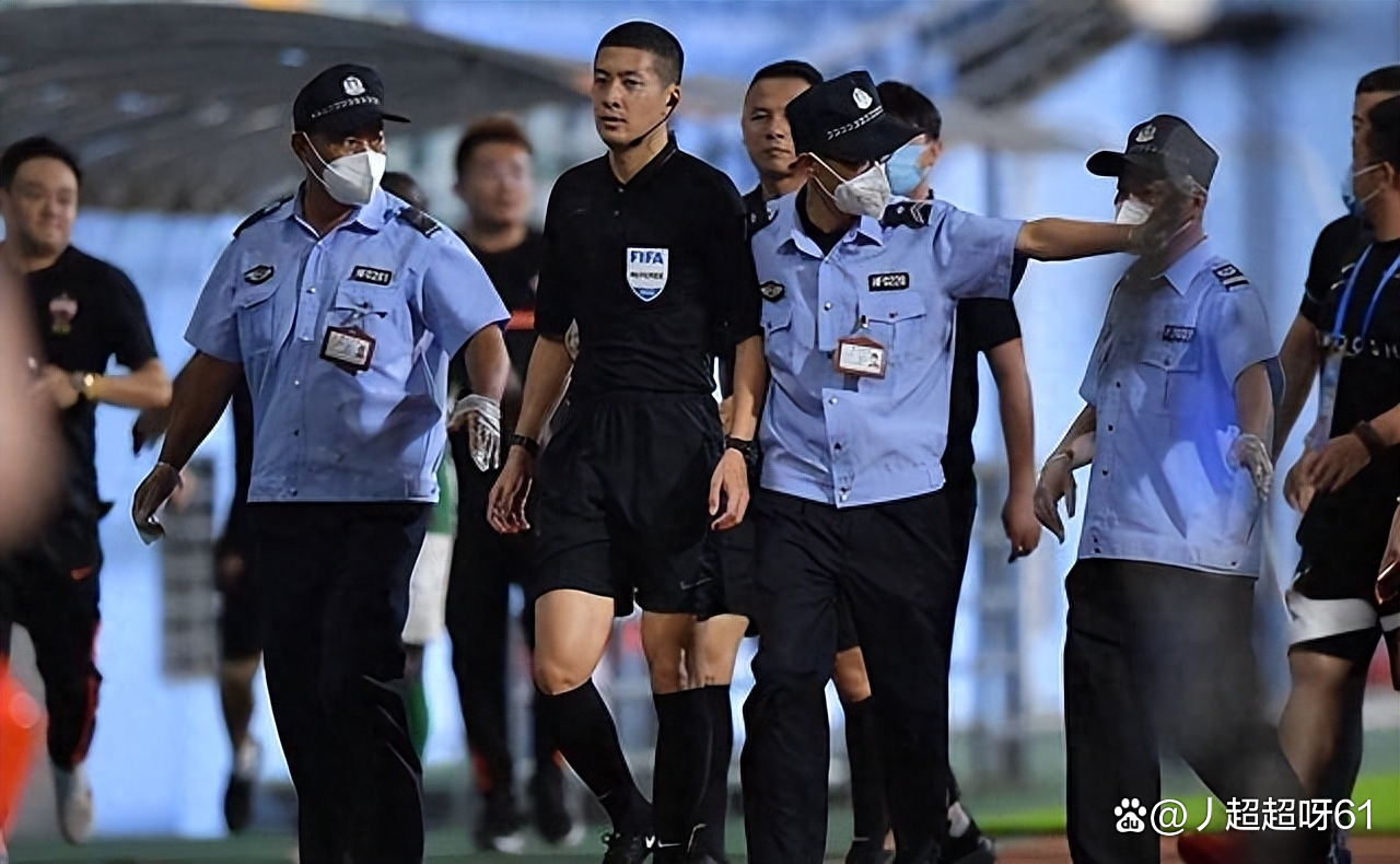 赛后突围战来临，巴塞罗那围绕足总杯调整名单，球迷炸锅，团队化学反应显著(巴塞罗那世界杯主题曲)-有礼注册